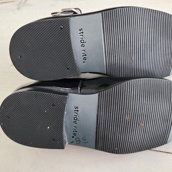 Striderite black size 6 girls shoes - Picture 2 of 3